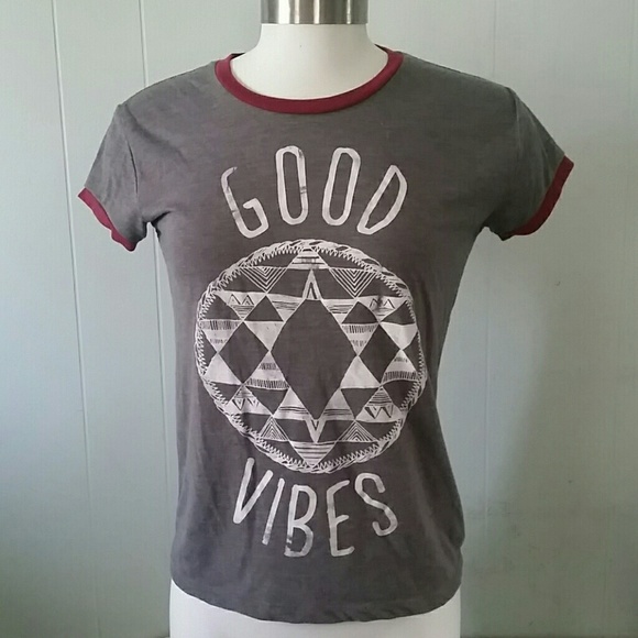 Mighty Fine Tops - ⬇️ Good Vibes Tshirt Tee Festival Chill Ringer